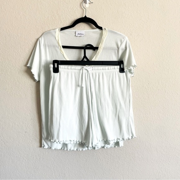 the vermont store Other - The Vermont Country Store woman’s 2 piece mint pajamas size M soft stretchy airy